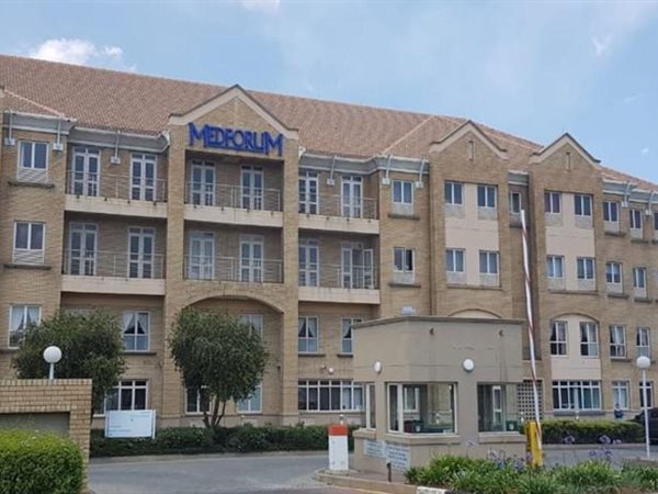 156  m² Commercial space in Secunda