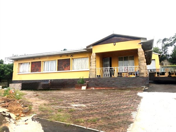 4 Bedroom House 4 Bedroom House