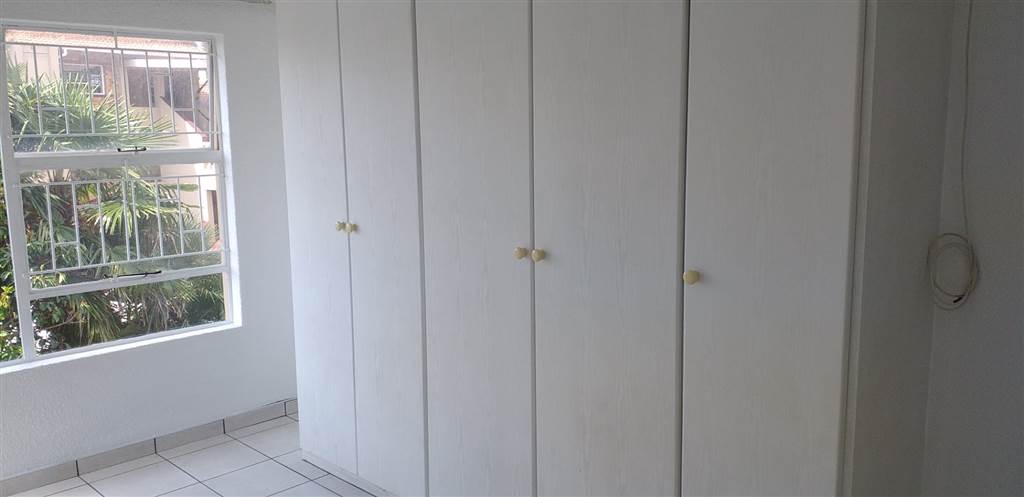 3 Bed Apartment in Vaalpark photo number 16