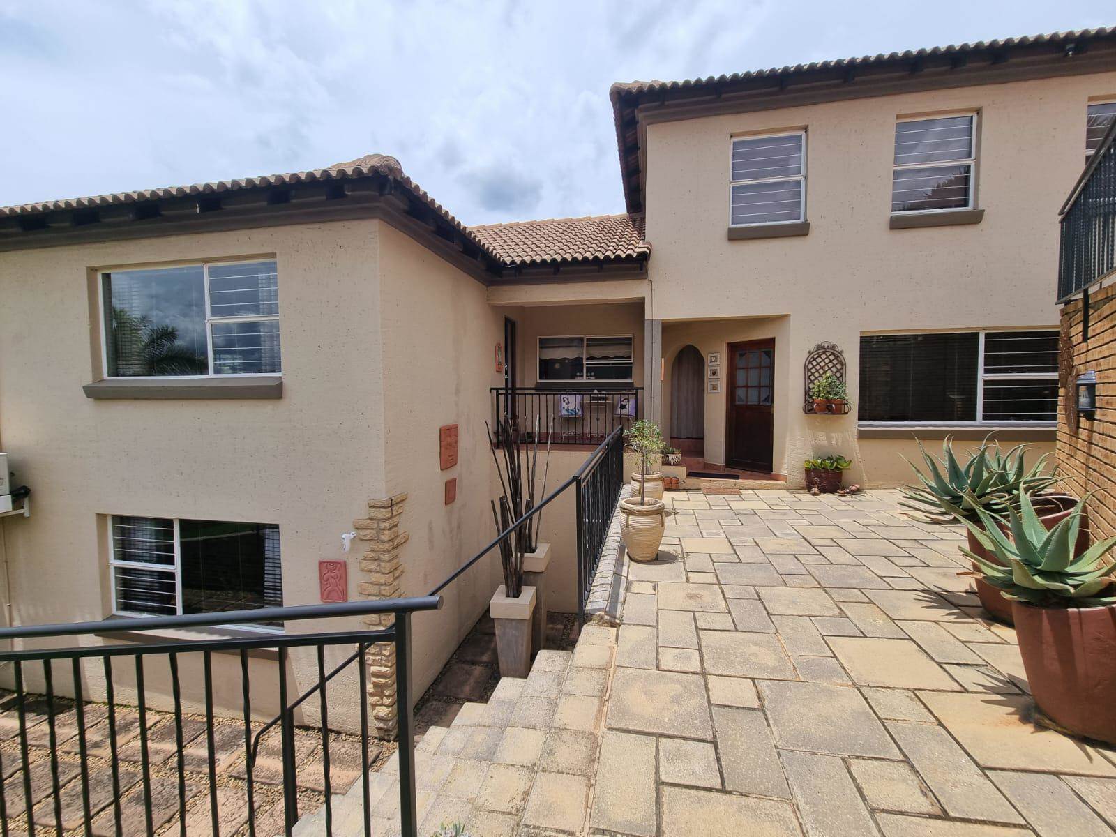 4 Bed House in Rangeview photo number 1