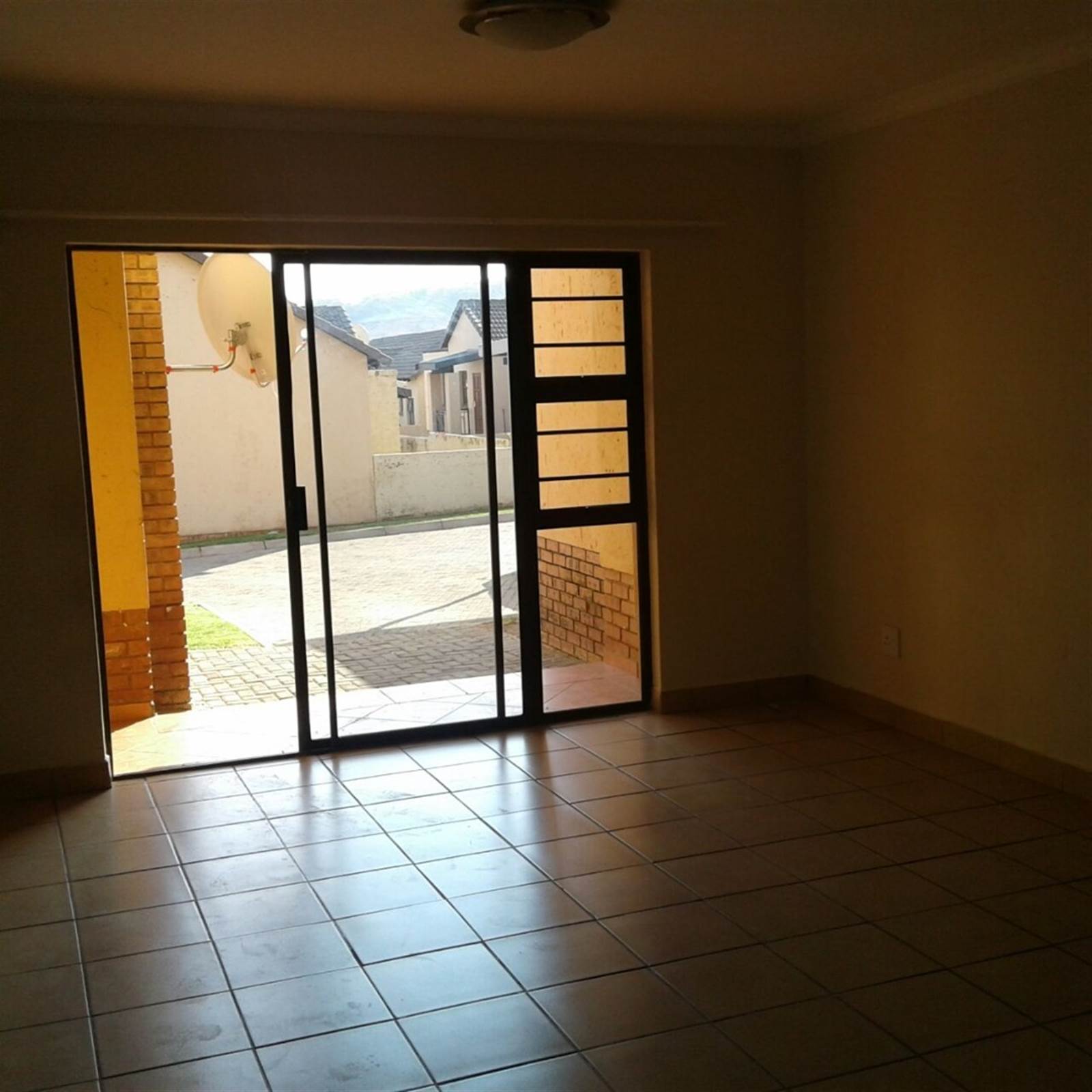 3 Bed Apartment in Lydenburg photo number 2