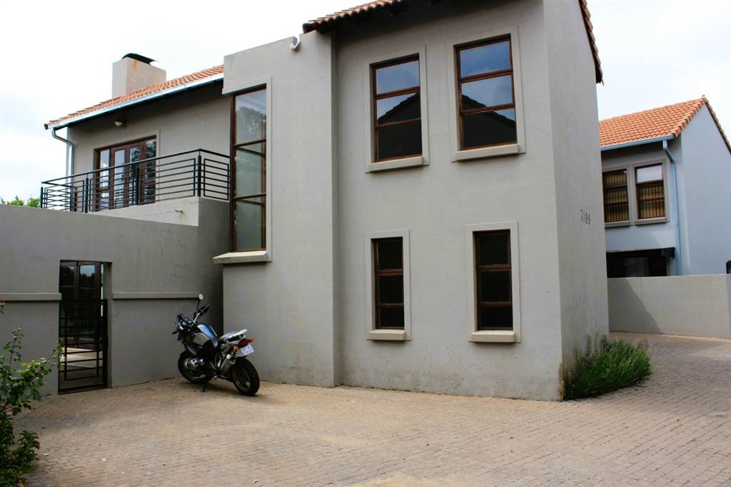 3 Bed Townhouse in Moreleta Park photo number 29