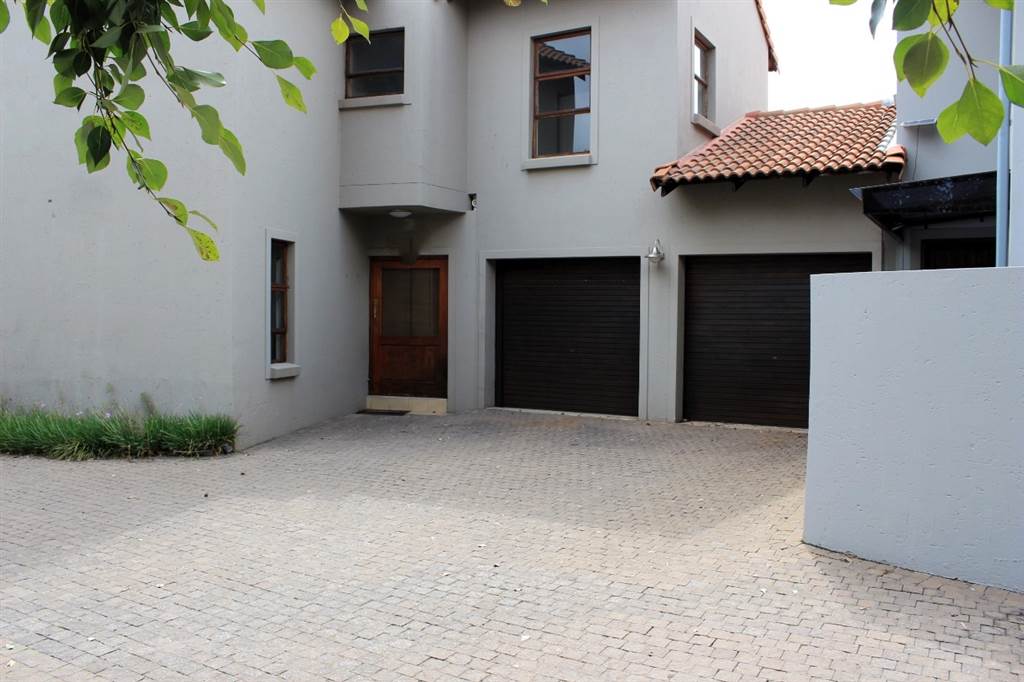 3 Bed Townhouse in Moreleta Park photo number 30