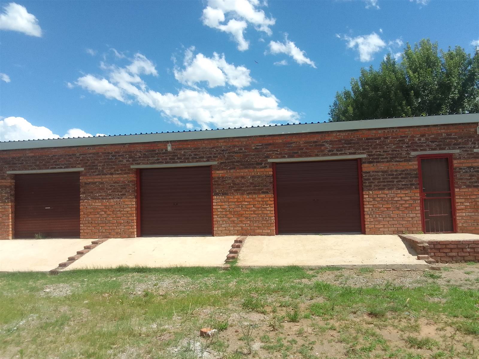 98  m² Commercial space in Aliwal North photo number 5