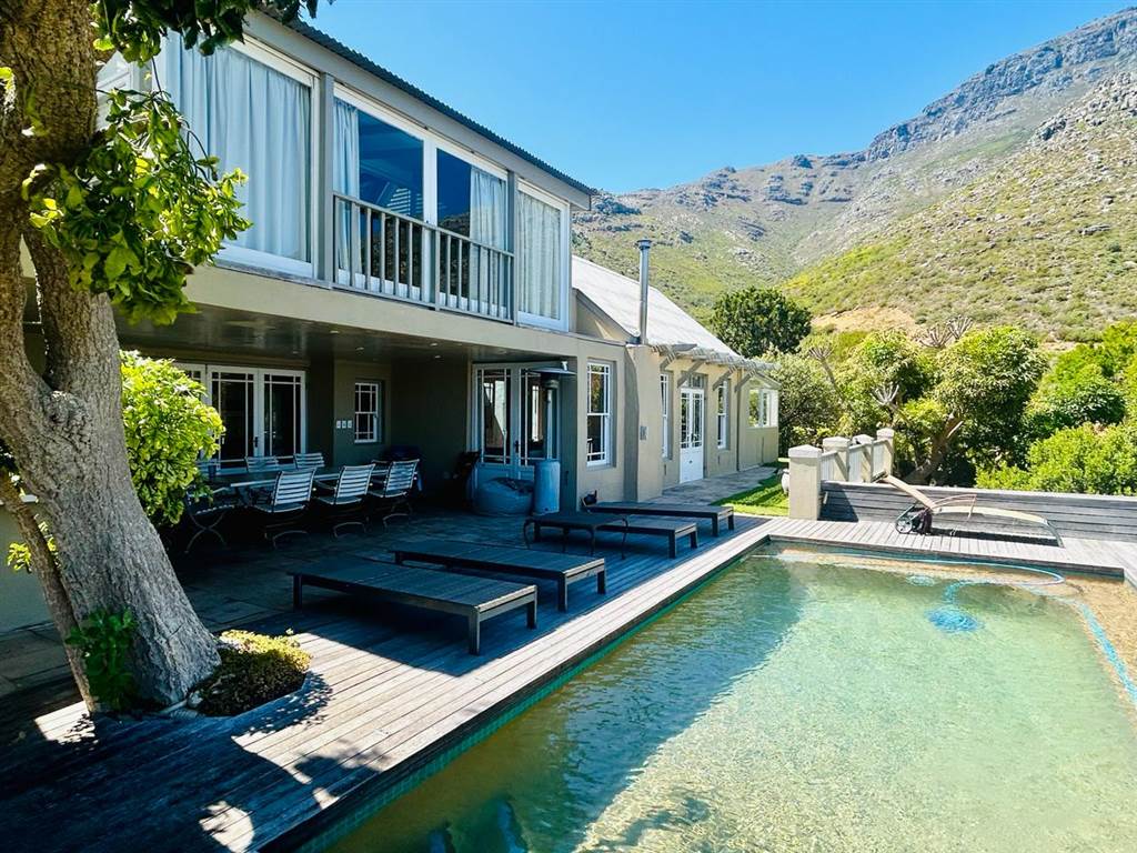 5 Bed House in Hout Bay and surrounds photo number 2