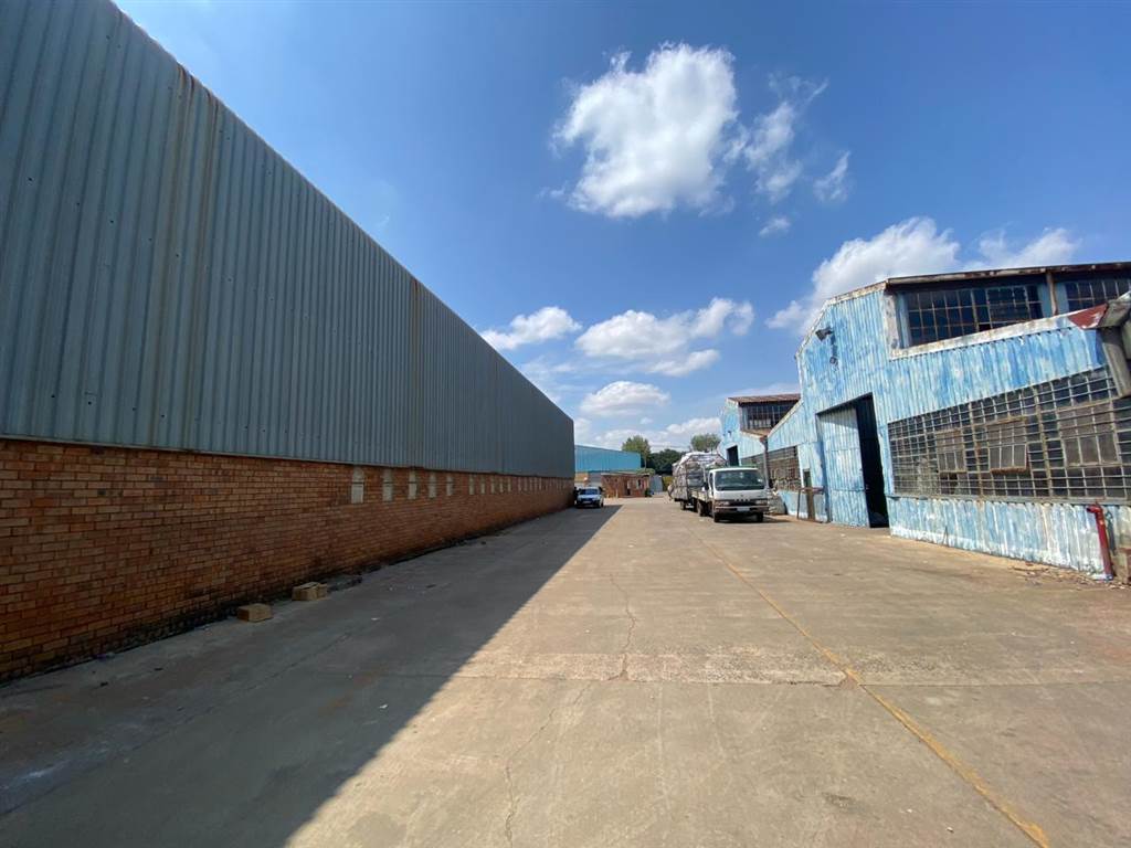 9995  m² Industrial space in Soweto Central photo number 16