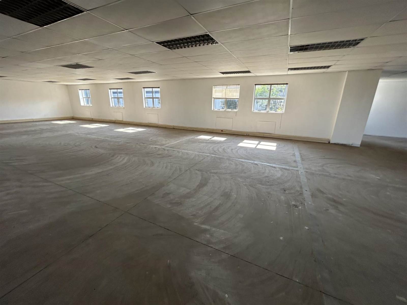 275  m² Commercial space in Halfway House photo number 4