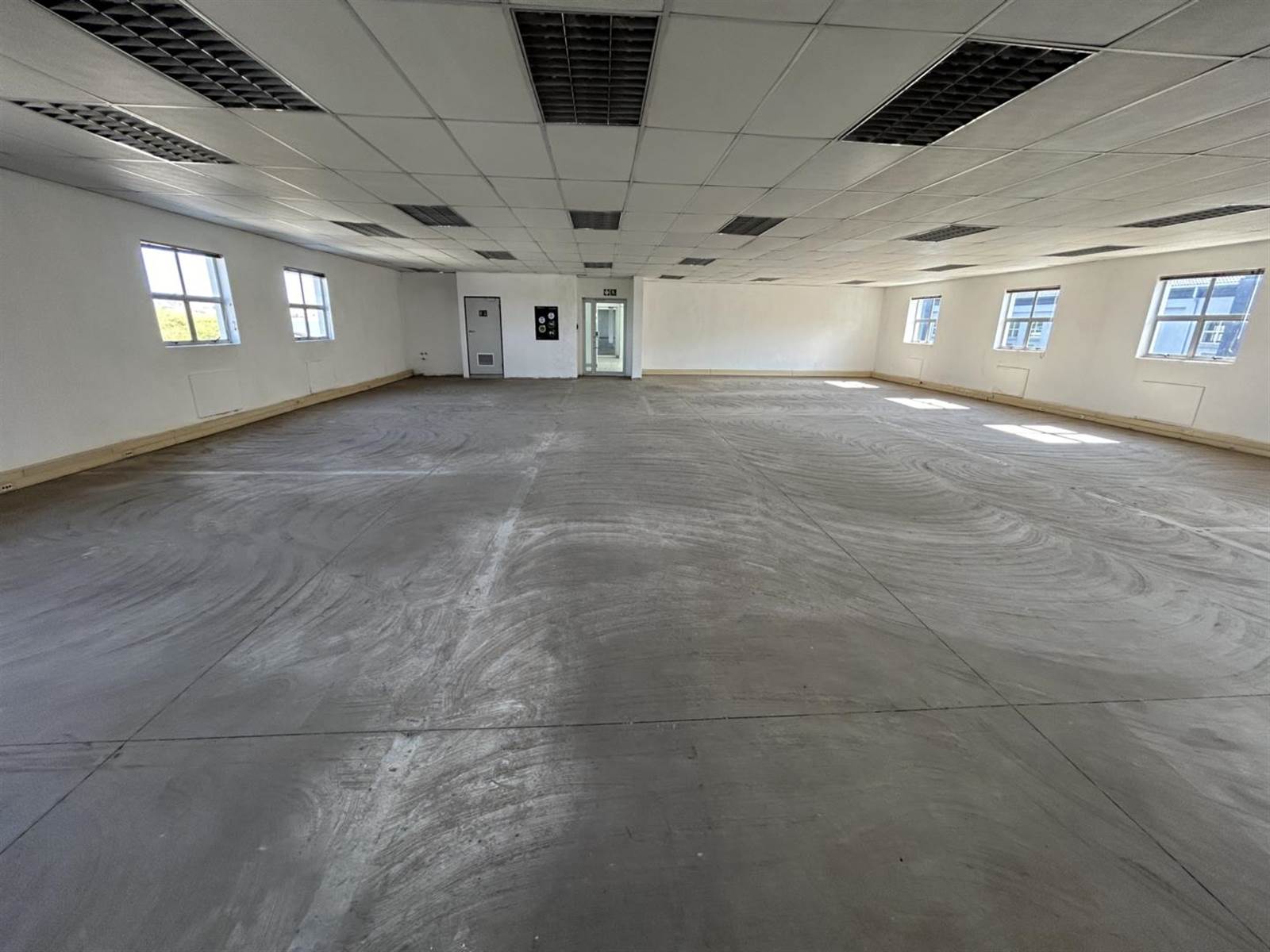 275  m² Commercial space in Halfway House photo number 2
