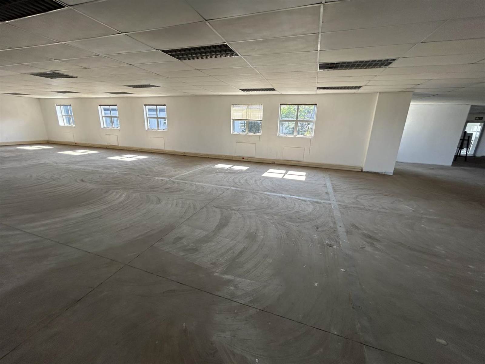 275  m² Commercial space in Halfway House photo number 9