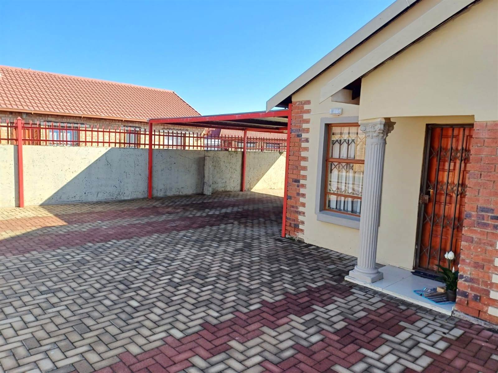 2 Bed House in Mandela View photo number 13