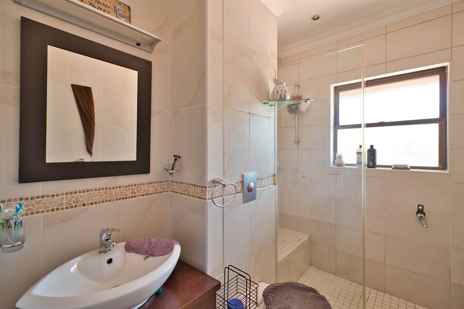 3 Bed Flat in Umhlanga Rocks photo number 17