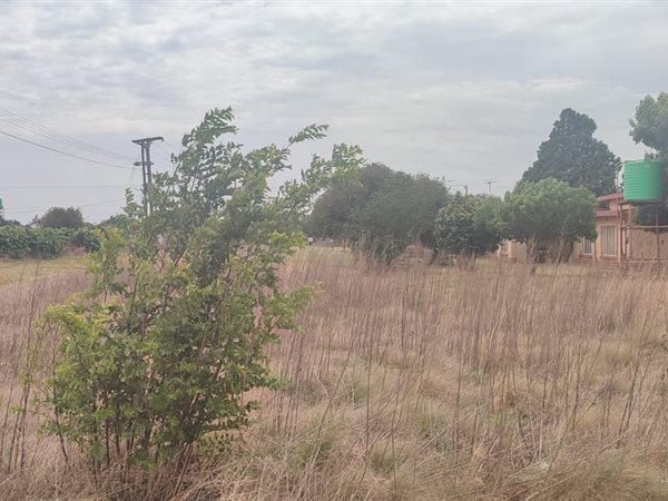 1487 m² Land available in Derby