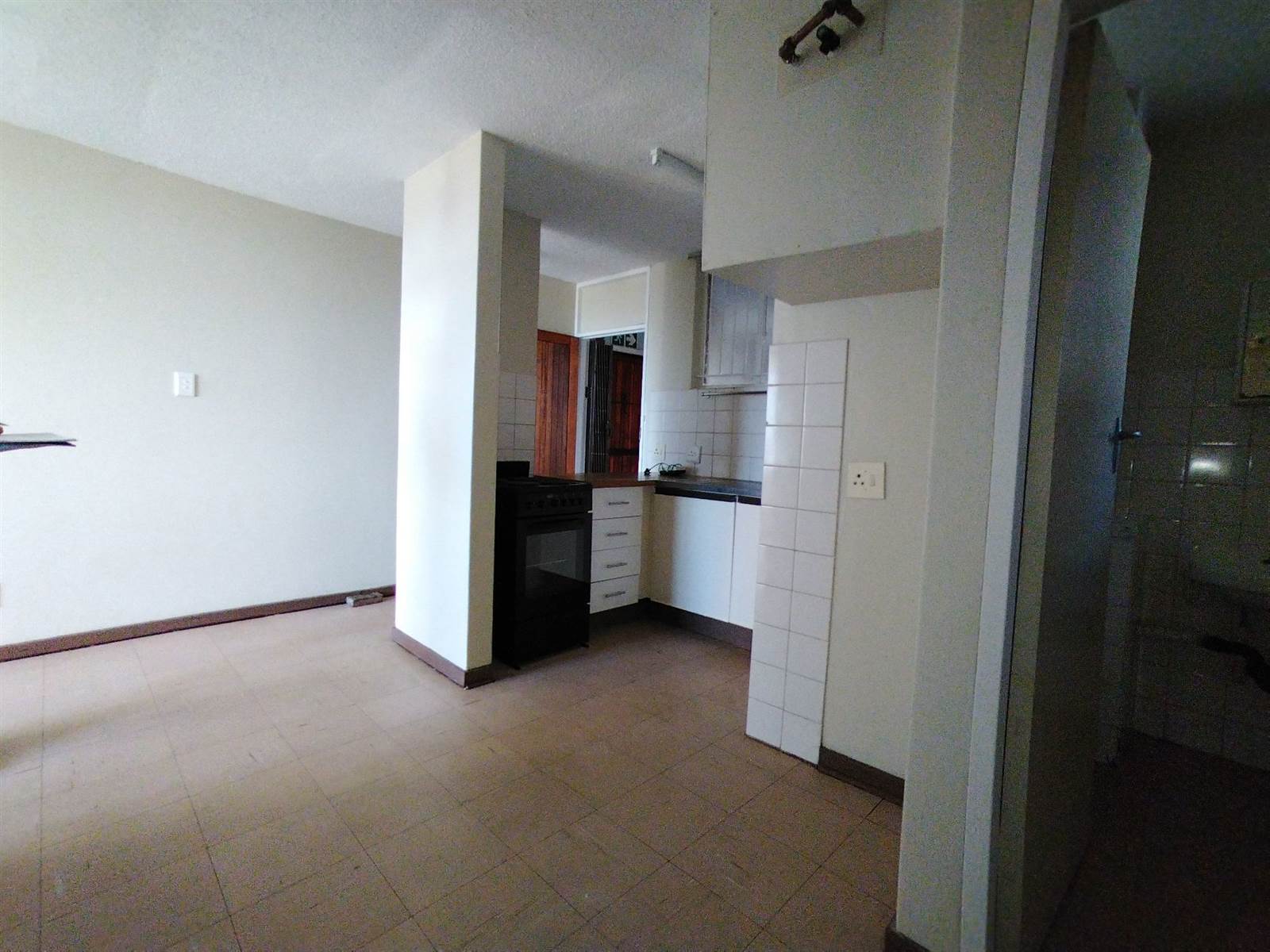 1 Bed Apartment in Gezina photo number 7