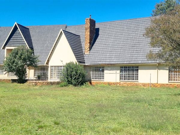 41.6 ha Smallholding in Daggafontein