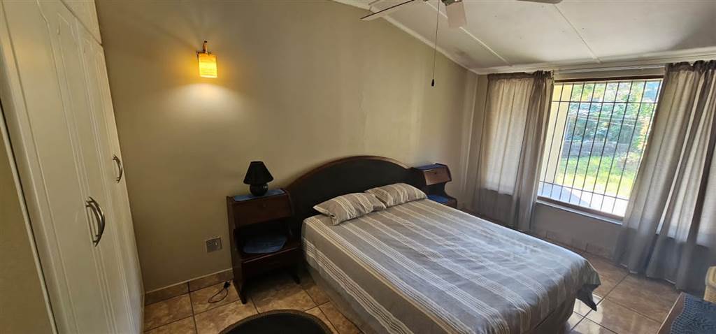 4 Bed Townhouse in Mtwalume photo number 13