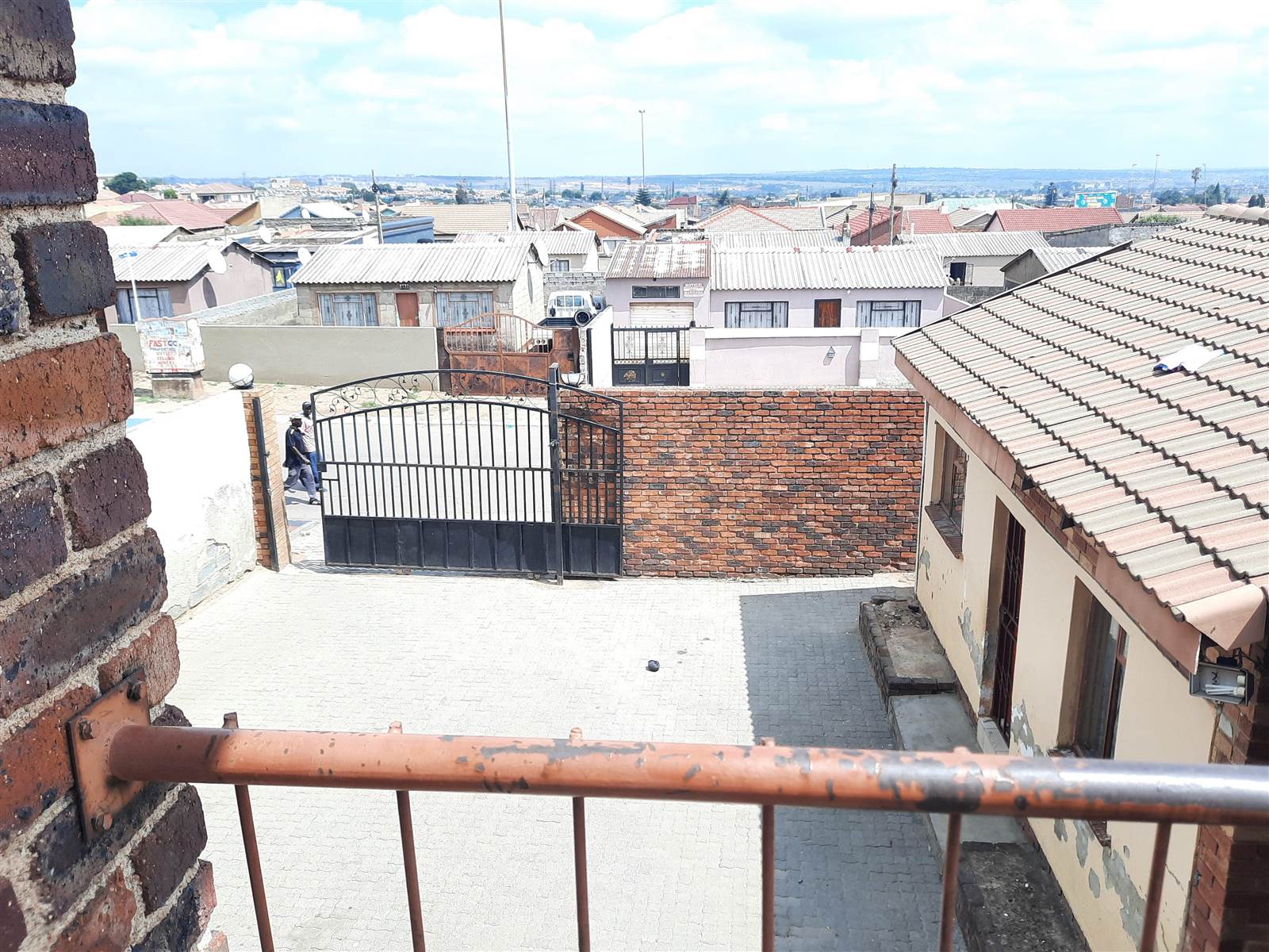 14 Bed House in Tembisa photo number 16