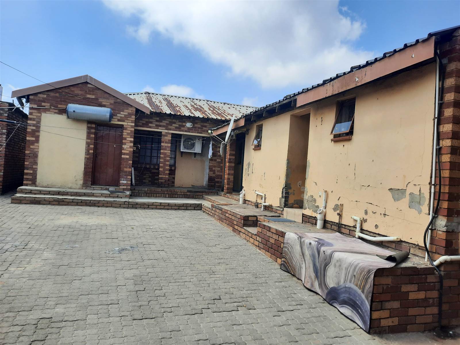 14 Bed House in Tembisa photo number 21