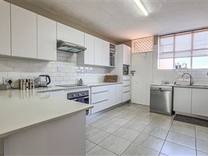 3 Bed Apartment in Groenkloof