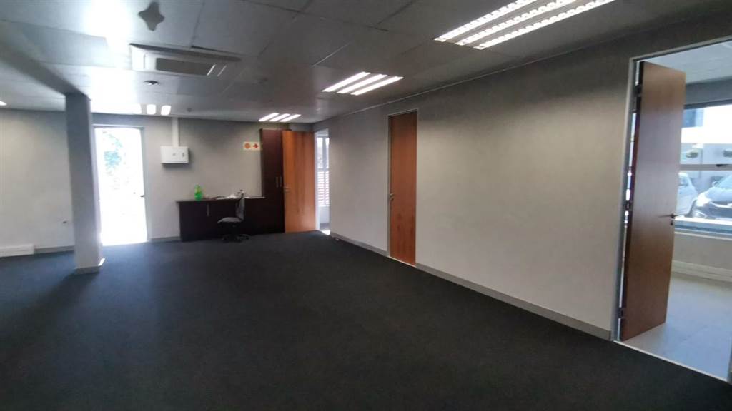 185  m² Commercial space in Bedfordview photo number 4