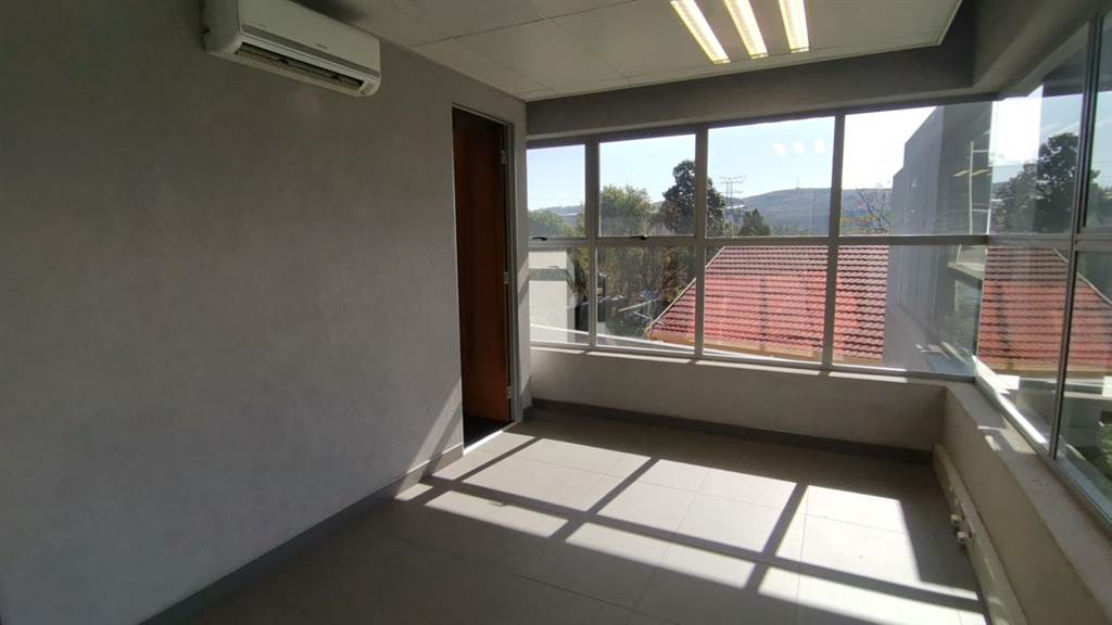 185  m² Commercial space in Bedfordview photo number 10