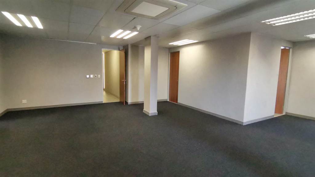 185  m² Commercial space in Bedfordview photo number 12