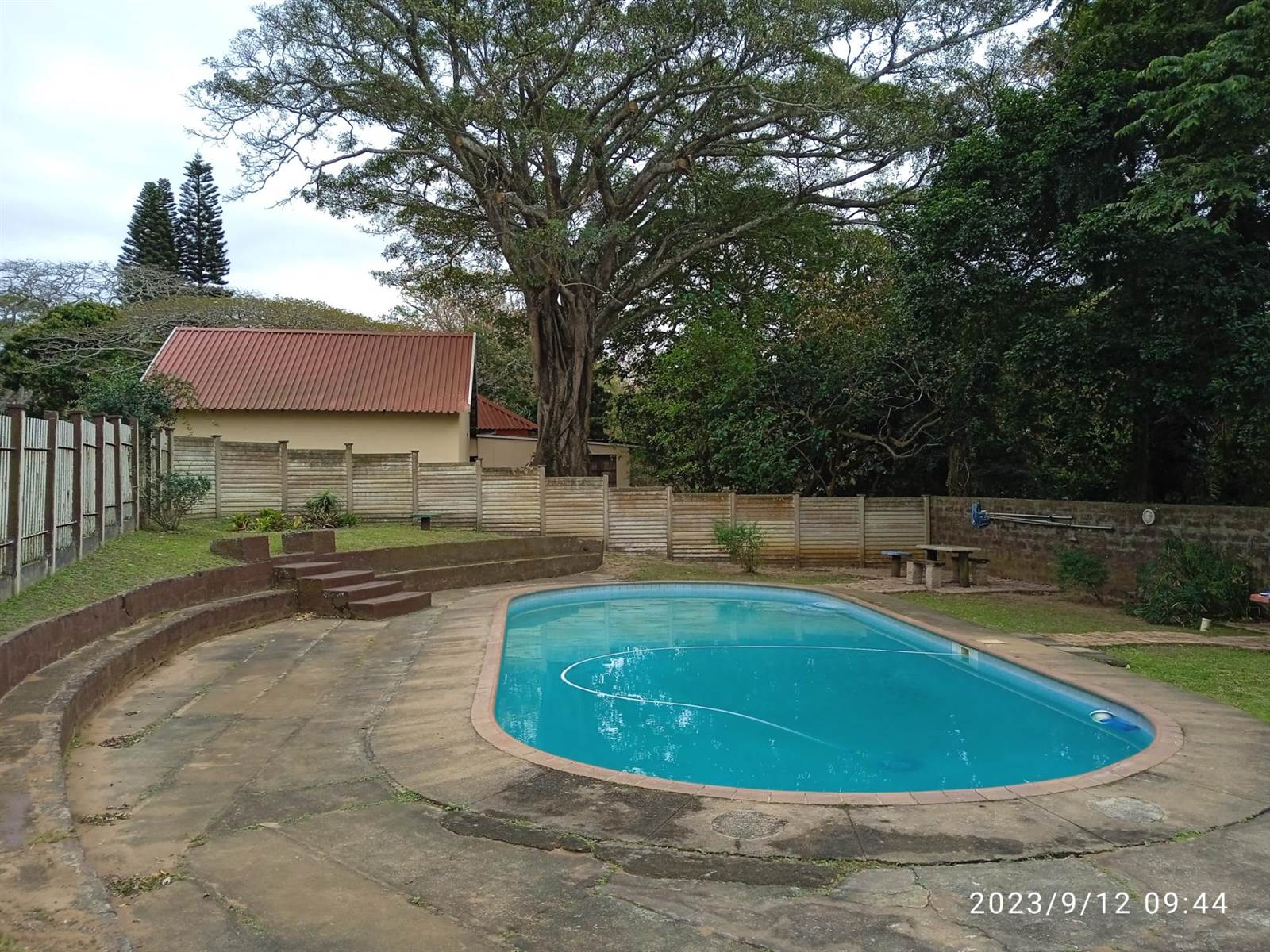 3 Bed Townhouse in Umtentweni photo number 3