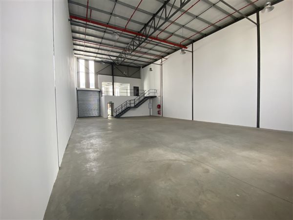 310  m² Industrial space
