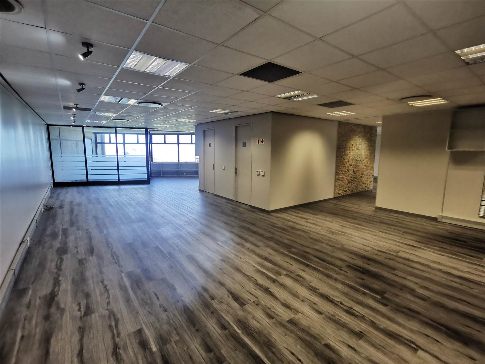 350  m² Commercial space in Umhlanga Ridge photo number 13