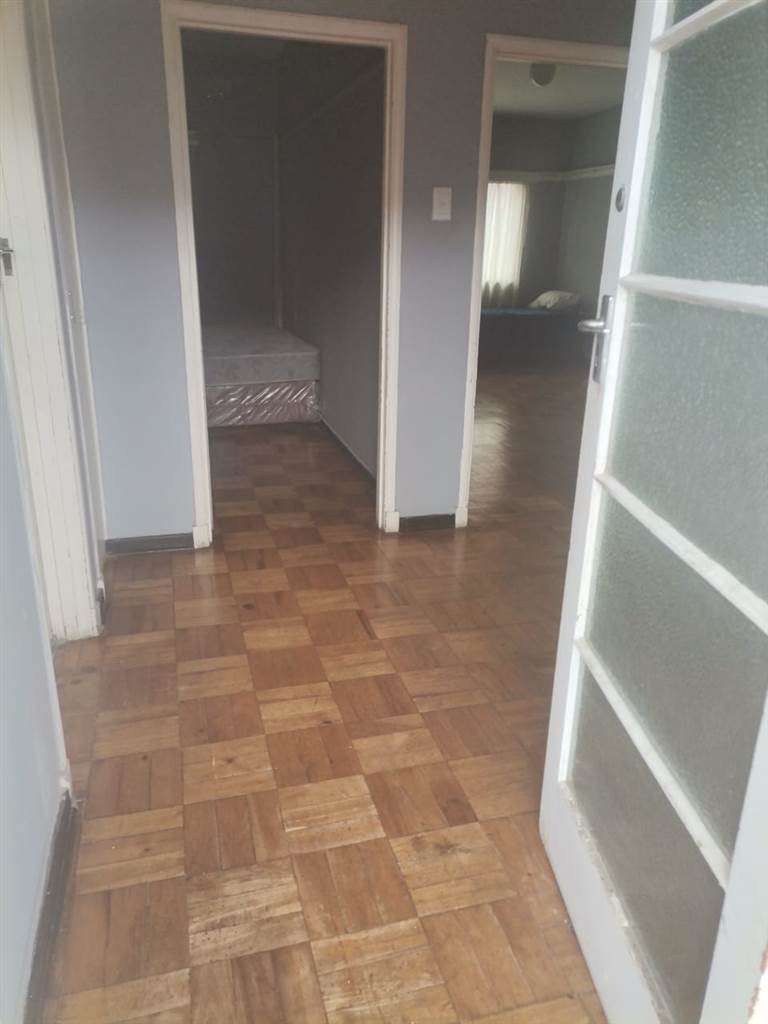 1.5 Bed Apartment in Pietermaritzburg Central photo number 11