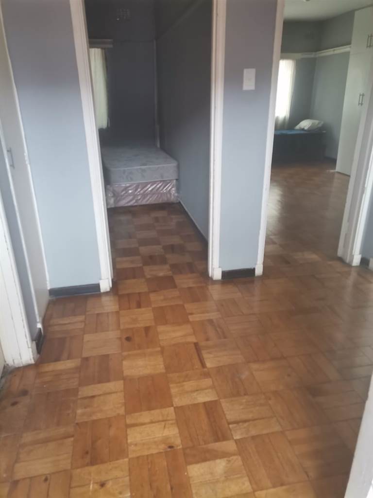 1.5 Bed Apartment in Pietermaritzburg Central photo number 4