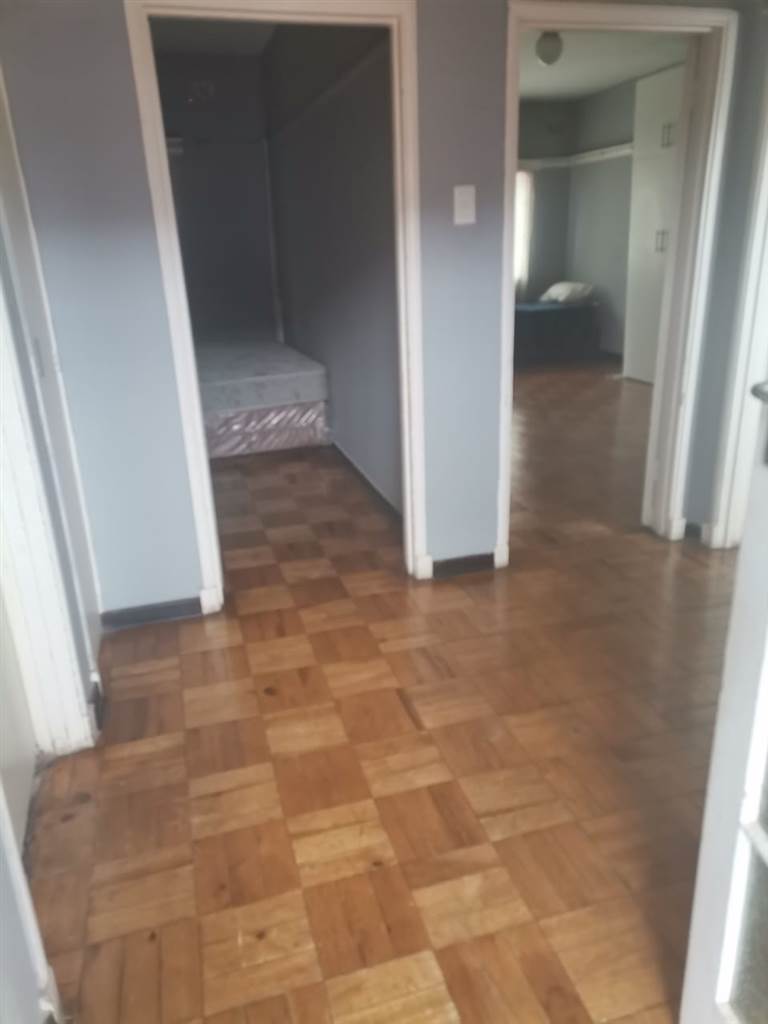 1.5 Bed Apartment in Pietermaritzburg Central photo number 2