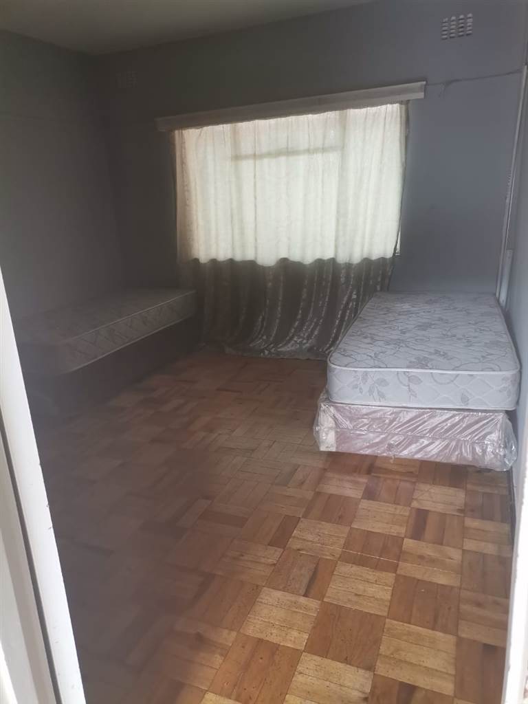 1.5 Bed Apartment in Pietermaritzburg Central photo number 5