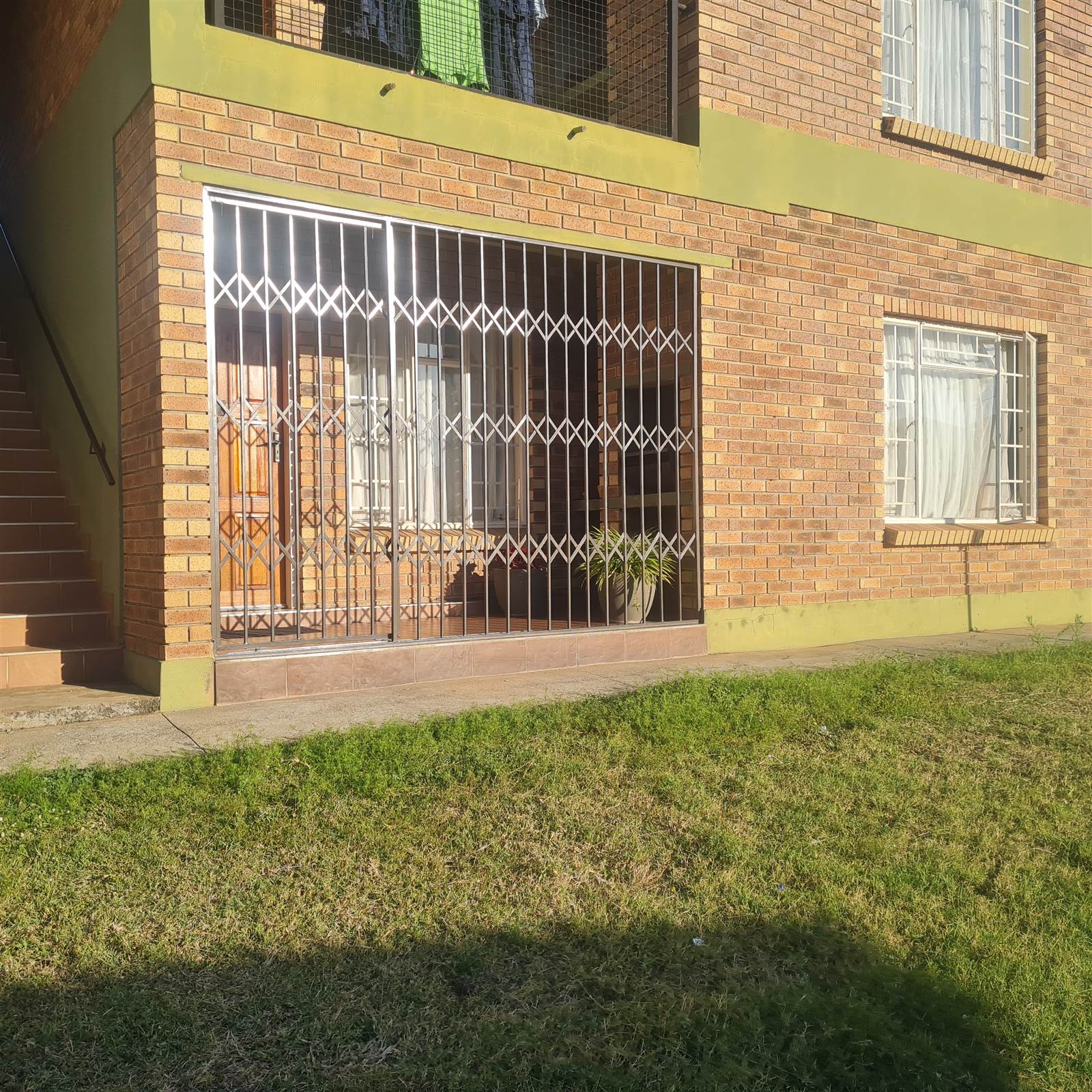 2 Bed Townhouse in Waterval East photo number 13
