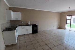 3 Bed Townhouse in Meyerton photo number 17