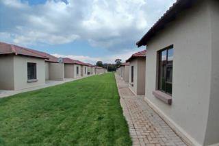 3 Bed Townhouse in Meyerton photo number 14
