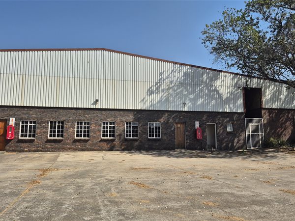 3 204  m² Industrial space