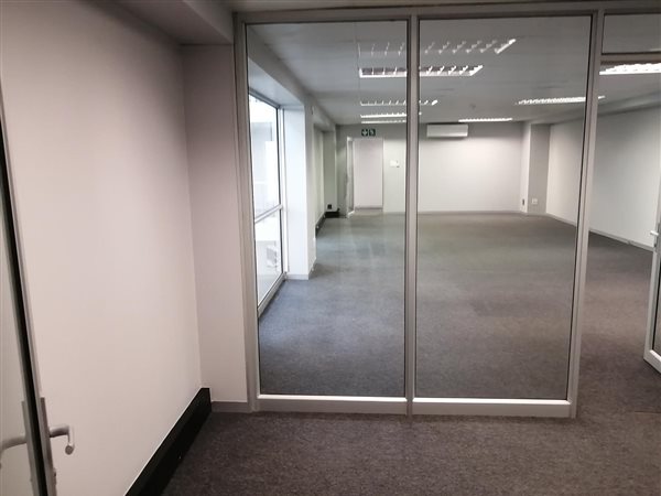 98  m² Office Space