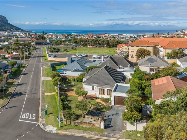 3 Bedroom House 3 Bedroom House