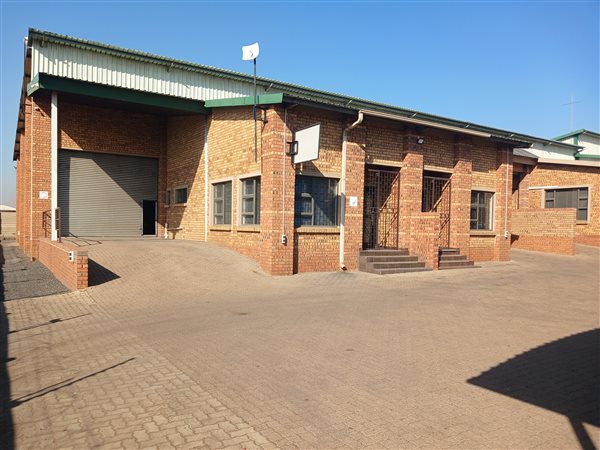 225  m² Industrial space