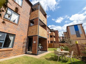 2 Bed Apartment in Mooikloof Glen
