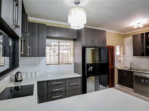 3 Bed House in Eloffsdal
