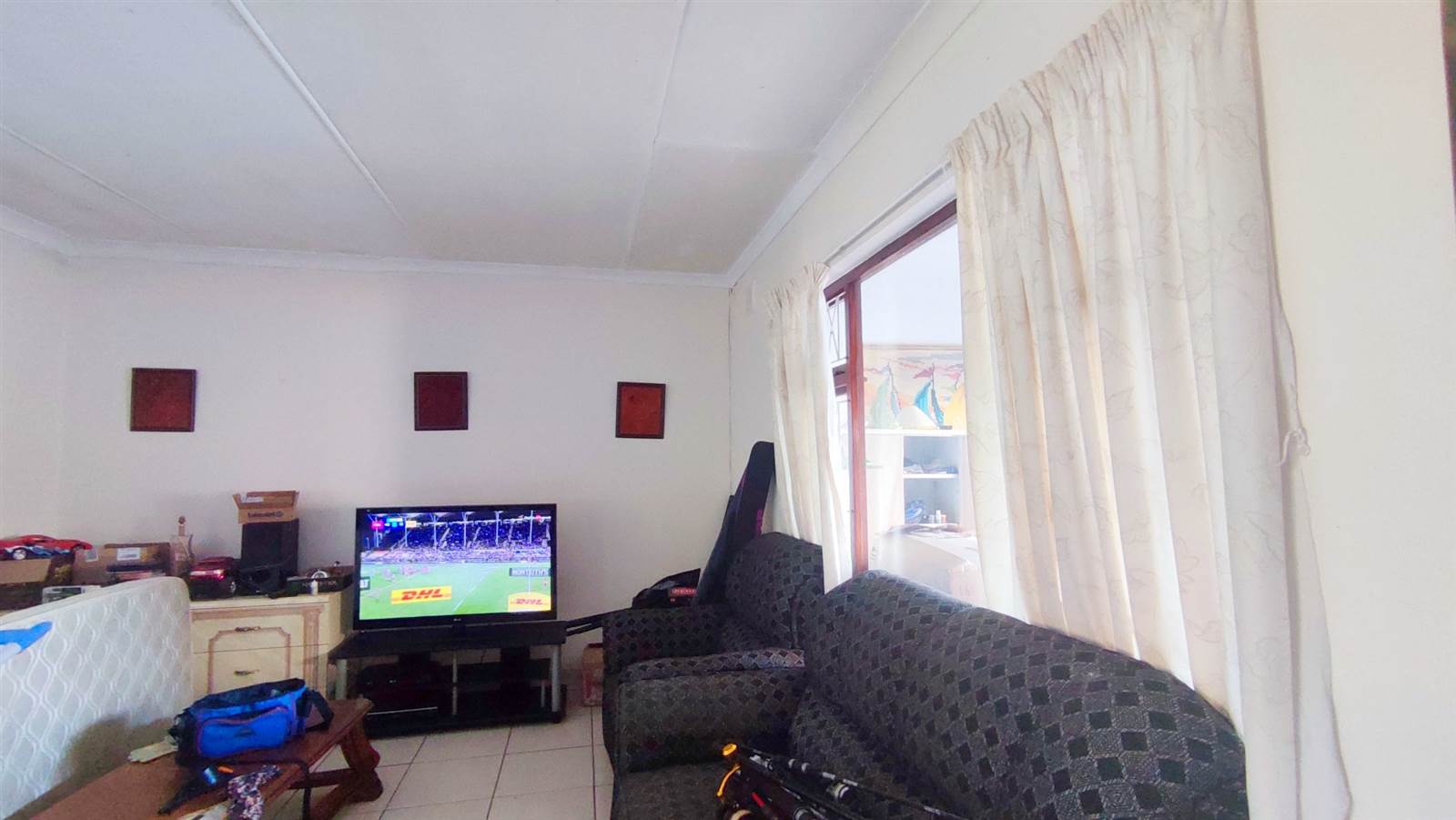 3 Bed House in Uvongo photo number 3