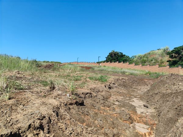 808 m² Land available in Sheffield Beach