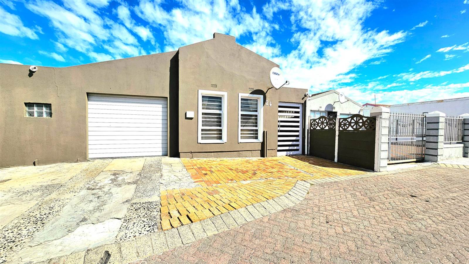 4 Bed House in Strandfontein photo number 14