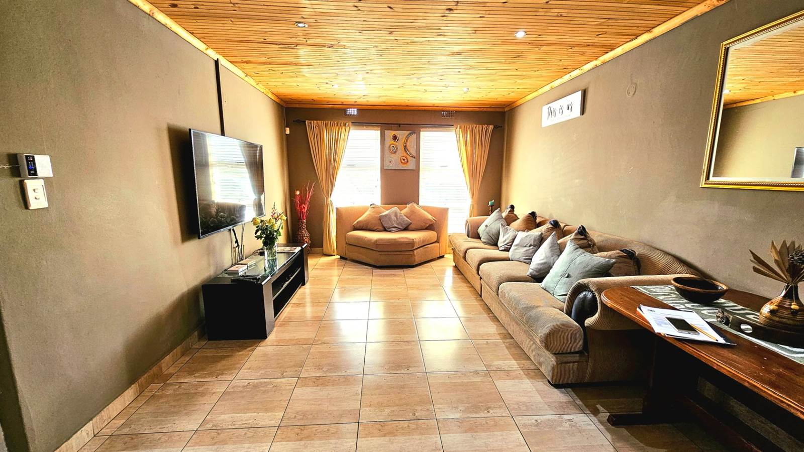 4 Bed House in Strandfontein photo number 7