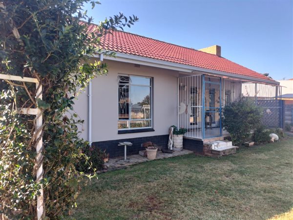 3 Bedroom House 3 Bedroom House