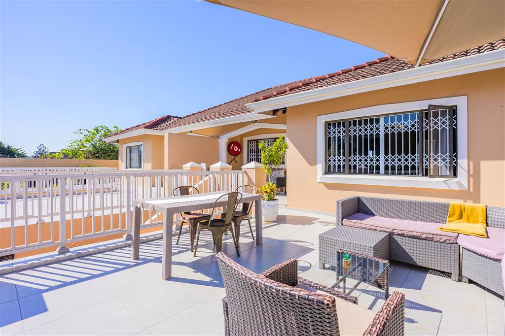 3 Bedroom Townhouse 3 Bedroom Townhouse