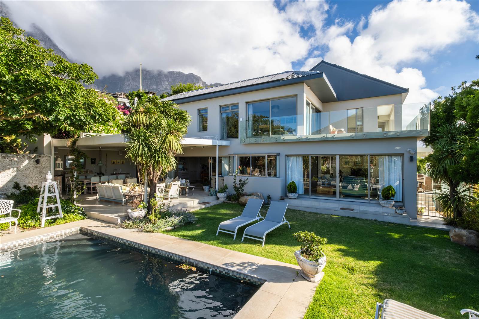 4 Bed House in Camps Bay photo number 3