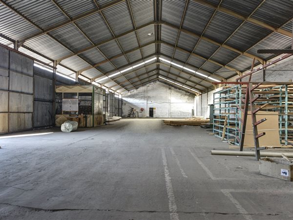 2 455  m² Commercial space