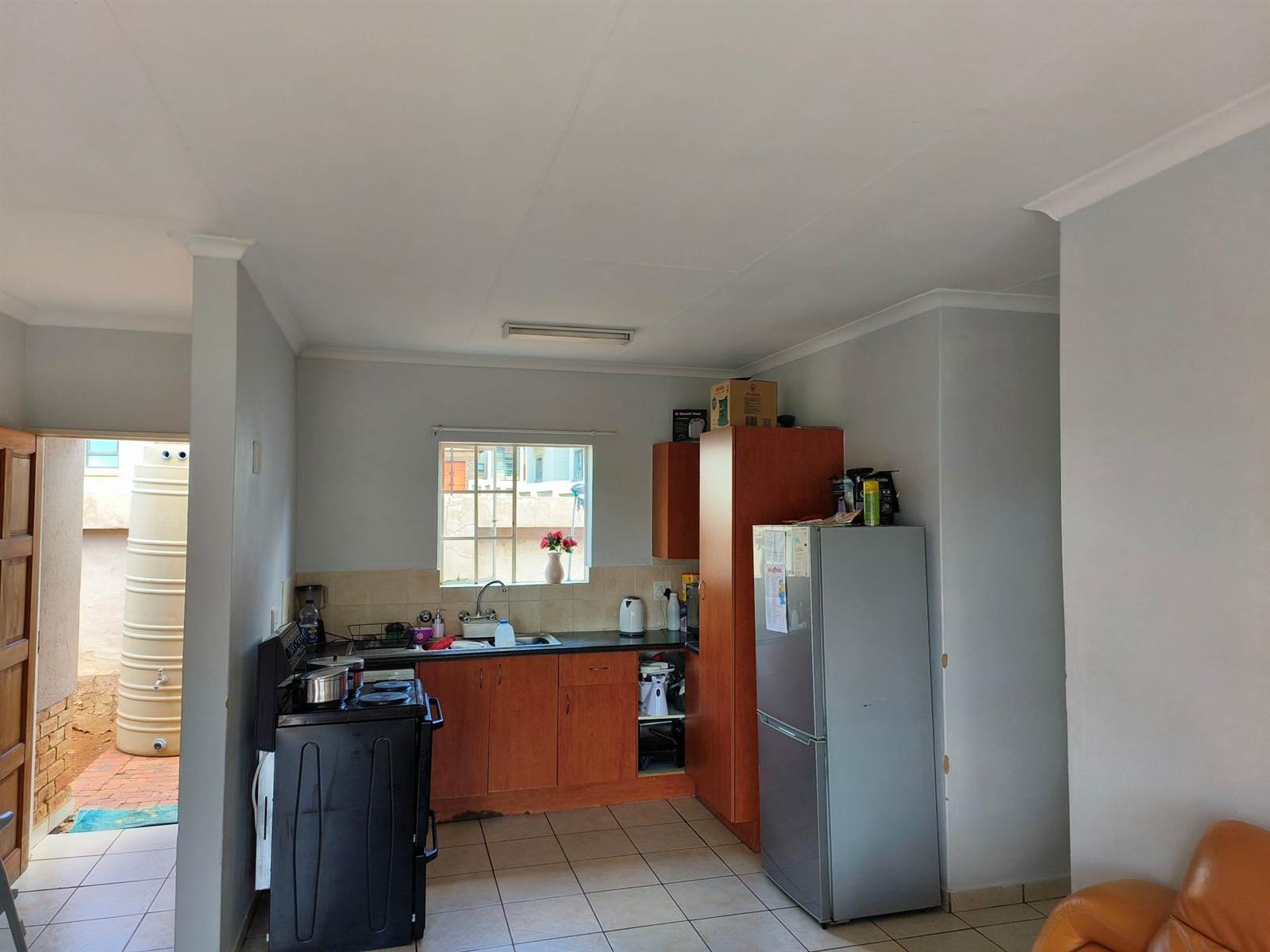 3 Bed Townhouse in Magaliesberg Country Estate photo number 10